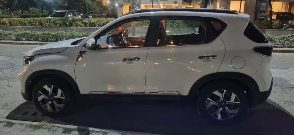 Kia Sonet(2020-2022) Gtx Plus 1.5 At Dual Tone